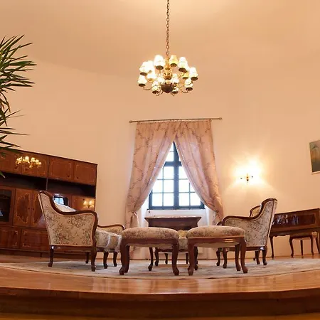 Istvan Kiraly Szallo 3* Pécsvárad